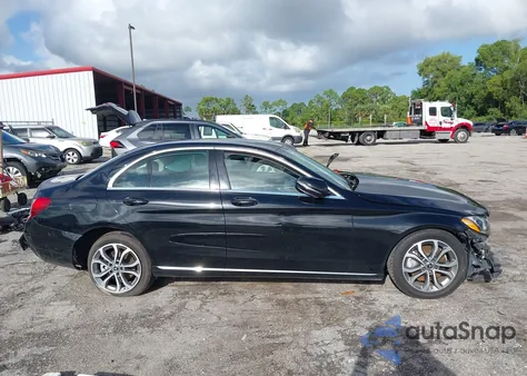 2017 Mercedes-Benz C 300 Luxury/Sport из США, поврежденный, VIN 55SWF4JB1HU225412